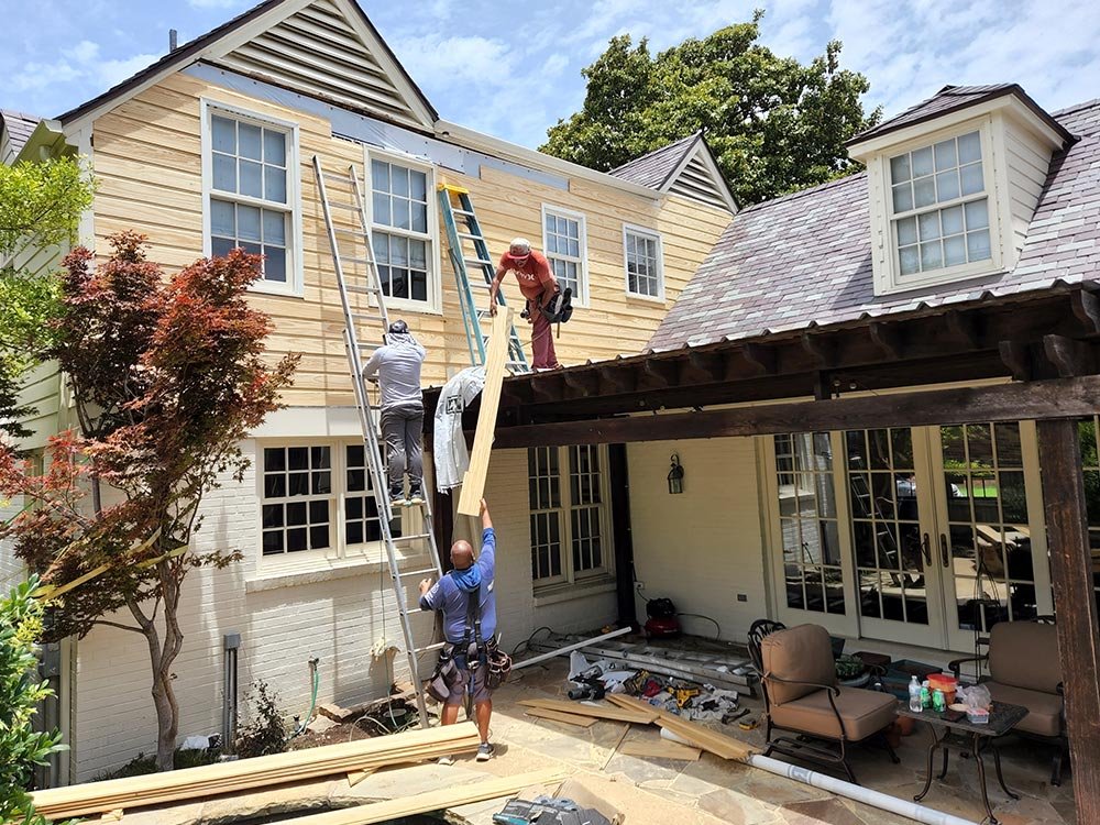 expert roofer in Alvarado TX - GreenLight Roofing