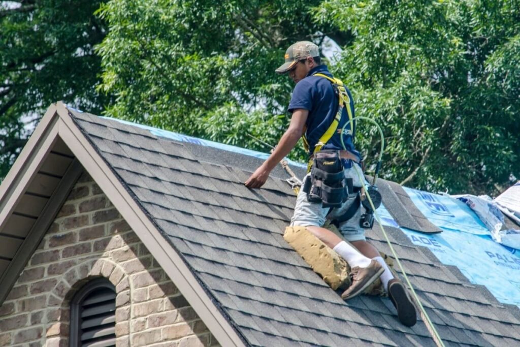 shingle roof installation in Hudson Oaks TX